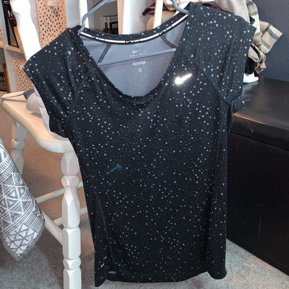 Nike geometric spotted t-shirt